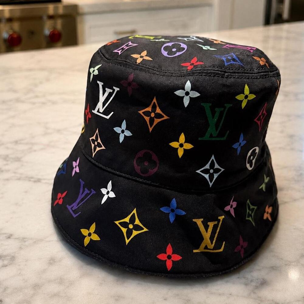 LV x Takashi Murakami Reversible Bucket Hat – Black